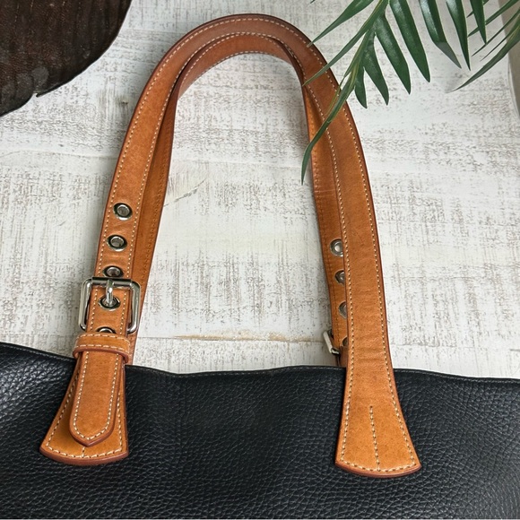 DOONEY & BOURKE - Black Pebbled Leather Hanna Bag - Picture 5 of 16